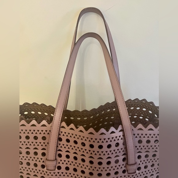 ALAIA Laser Cut Tote - Sandy - Picture 4 of 14